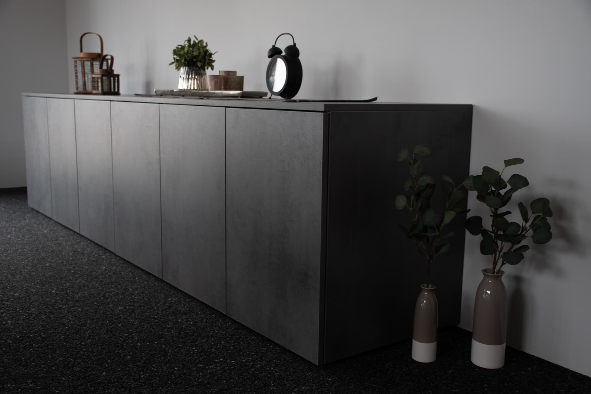 Maßgefertigtes Sideboard in Betonoptik